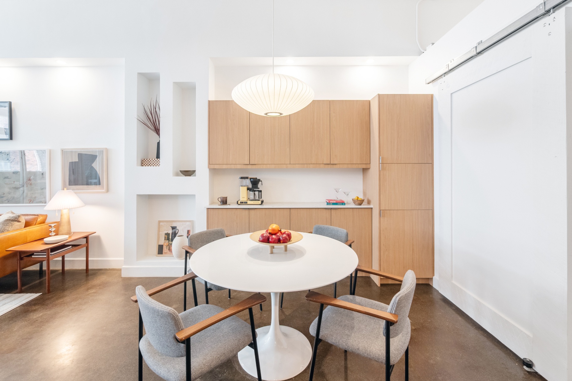 Dining area with built-in nooks